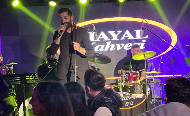 Cihan Çobanoğlu İstanbul Konseriyle Büyüledi